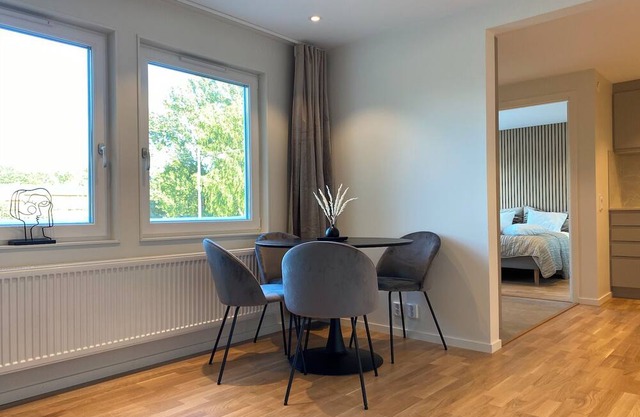 Newly renovated apartment with free parking