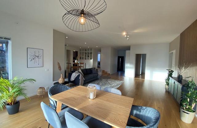 Exclusive newly apartment with free parking