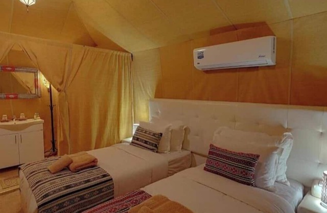 Deluxe Twin Room #1