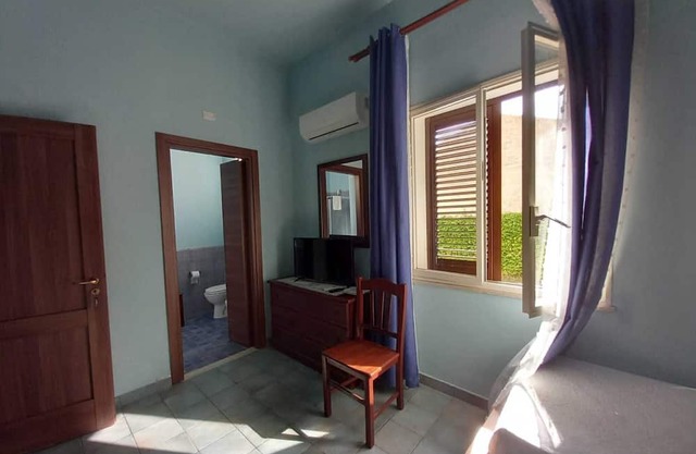 'Blu Mare' Room with Shared Garden, Wi-Fi and Air Conditioning