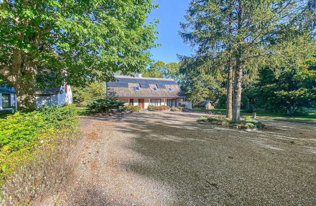 Awesome home in Allingåbro with WiFi