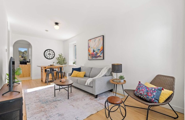 The Sunny 2 Suites 10 Pax Pet Friendly Stay!