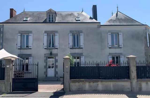 Spacious Cottage 25 Minutes from Puy du Fou