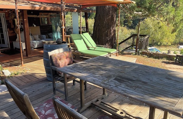 Cozy 2-bedroom Soothing Farmhouse Retreat in Colfax