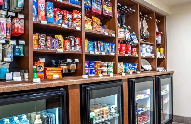 Prime Location Room Near Golf Course and Sports Complex