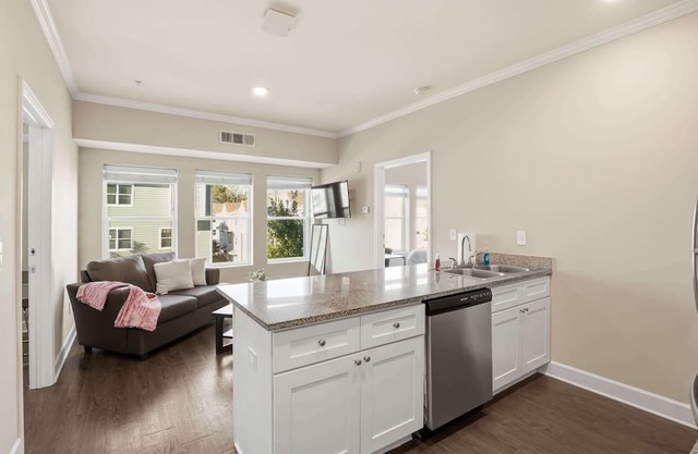 Contemporary Hideout | 7min to Clemson University