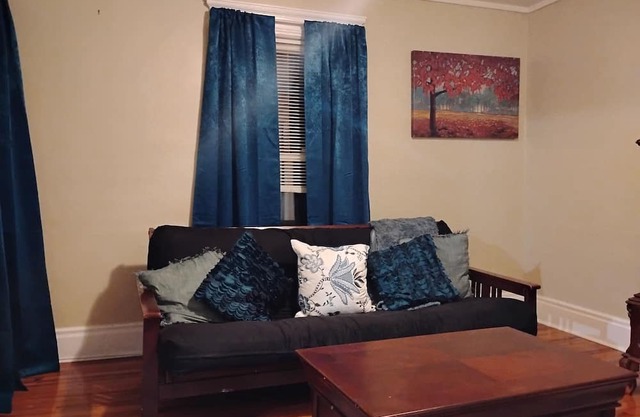 Lovely room for rent in the historical TippHill area