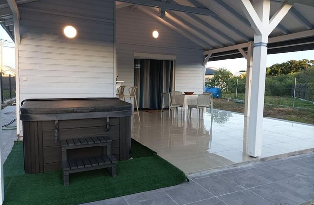 Petit Canal, Bungalow Brise Marine Kitou