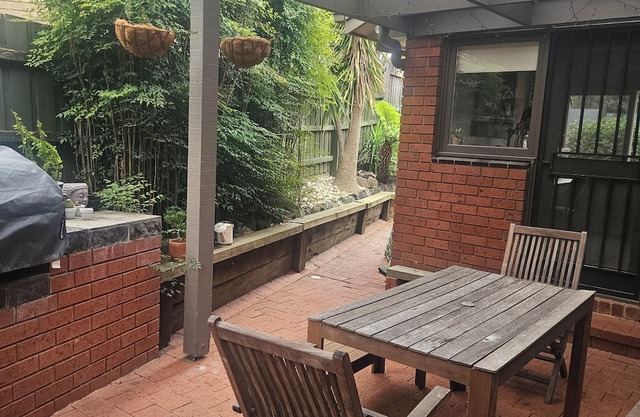 Spacious 4-bedroom house in beautiful Watsonia North with AC