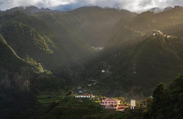 Casa da Fajã Alta is a traditional manor house, full of charm and comfort.