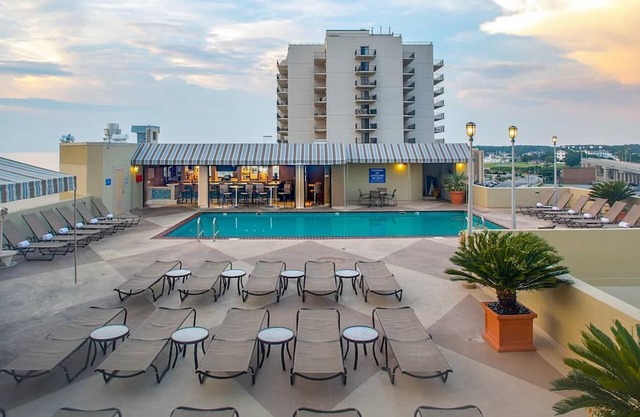 1BR Oceanfront Resort in VA Beach! Aug 16-Aug 23n6th Floor,Beach Quarters,by HGV