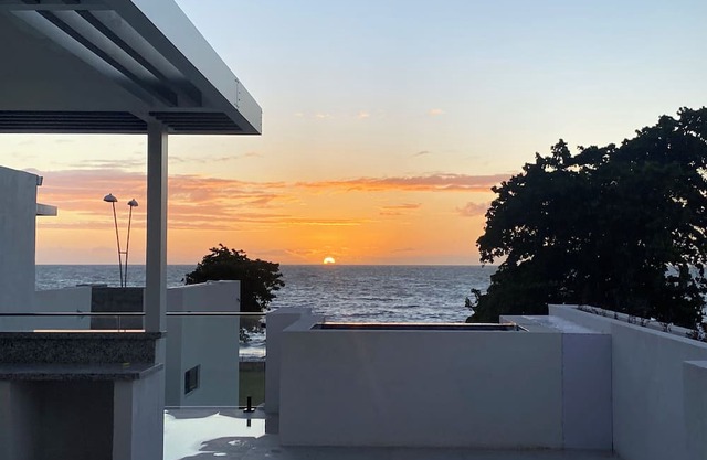 Playa Del Maya -Luxury 4 Bedroom Beachfront Villa