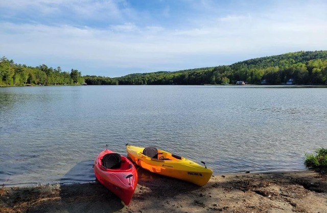Lake Cabin in Vermont with WiFi