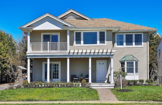 Water Views Spacious 5-bedroom house in charming Spring Lake.