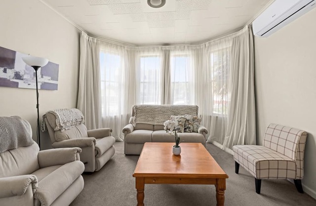 Walk to shops, restaurants and marine parade, Mclean Park and bike paths.