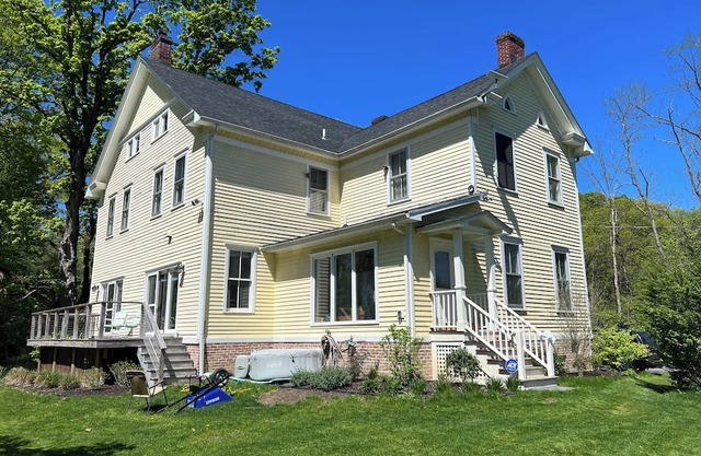 Large Hudson Valley country retreat, directly on the Hudson River, private beach