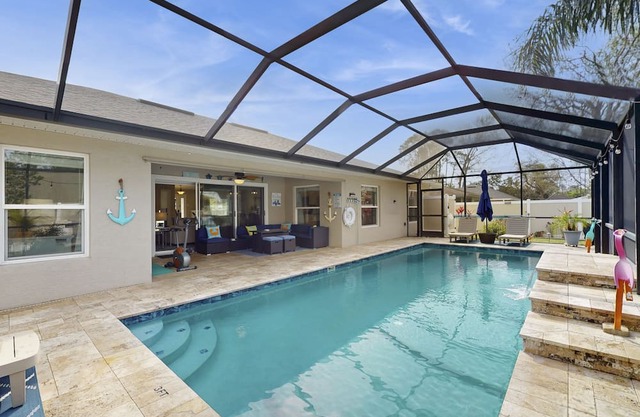 Luxury home with private pool, washer/dryer, ping pong table, and bikes