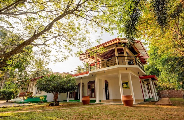 Charming 3-bedroom villa with AC, WiFi in serene Kadahapola, Narammala