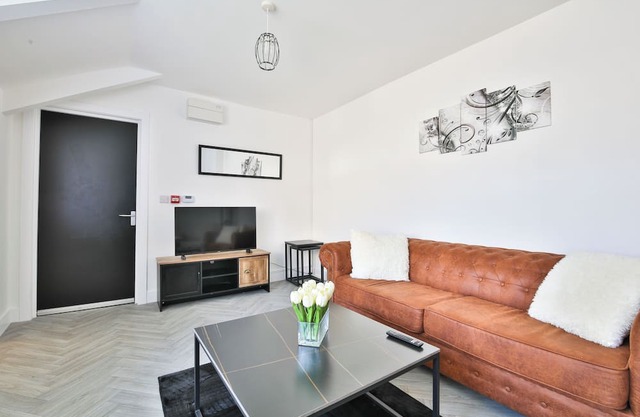 Cosy & Stylish 2 Bedroom Apartment