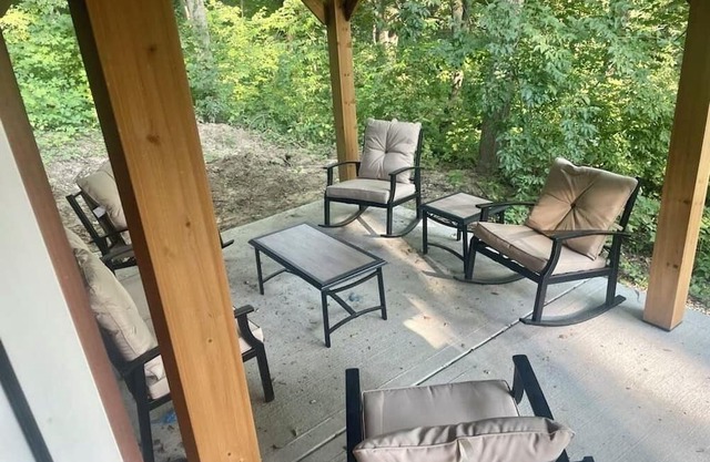Cozy cabin with AC and WiFi in charming Anamosa