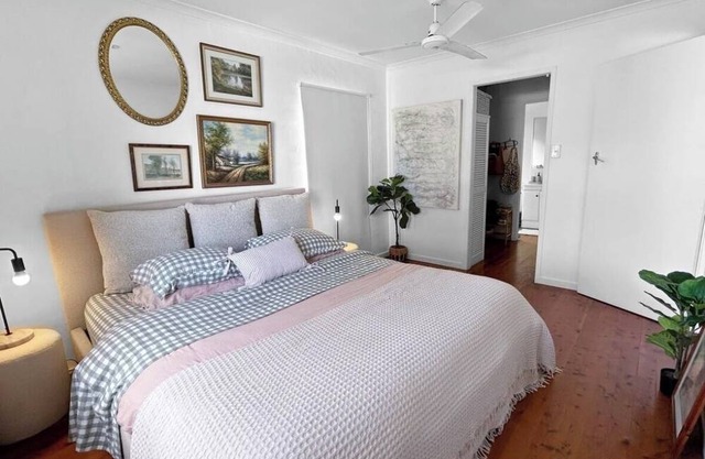 Charming 3 bedroom cottage style home on the Gold Coast - Pet friendly