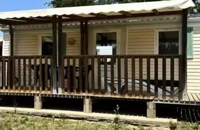 Camping les Pins du Soleil* - Mobile home 3 rooms 4 people with air conditioning - TV