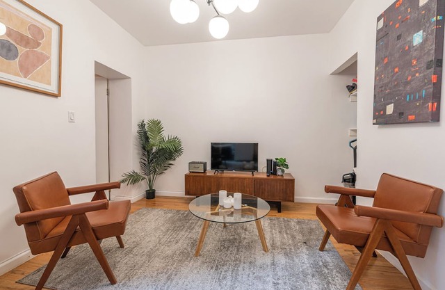 Spacious and Modern 3-Bedroom Apartment