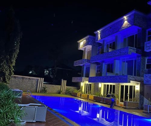 Deluxe 12- Jinja pool apartments