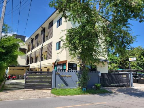 Baanroychan บ้านร้อยจันทร์ โฮสเทล