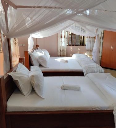 Friend's of manyara wildlife, campsite & lodge